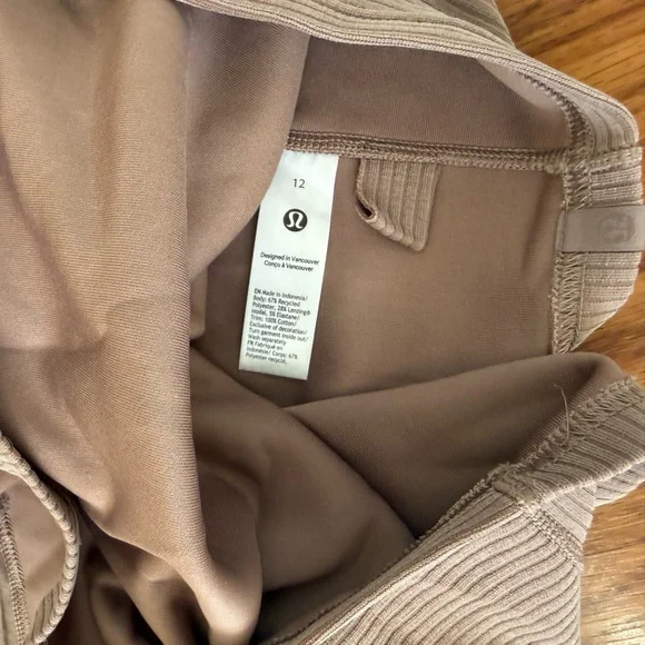 Lululemon Ribbed Softstreme Cropped Tank Top in Taupetastic NWOT Size 12 - Picture 11 of 12